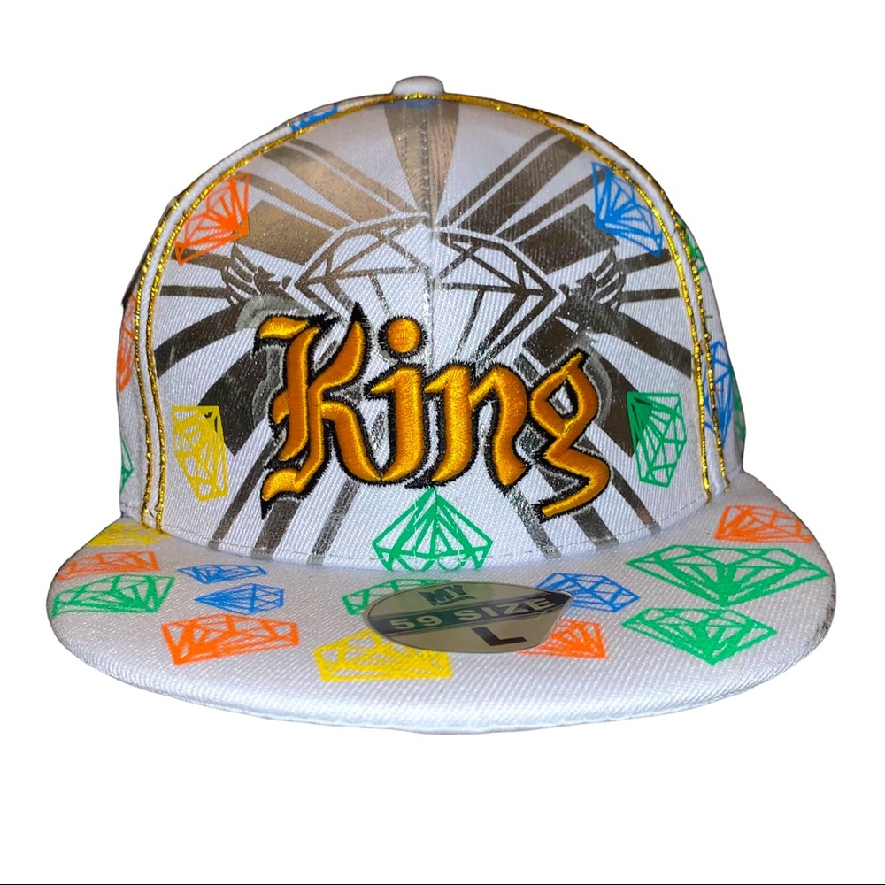 NWT RARE Men’s Hat White w/Colorful Diamond Shapes & word KING Sz L Flat Bill